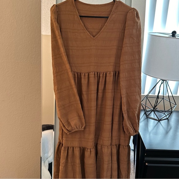 Dresses & Skirts - Midi Dress